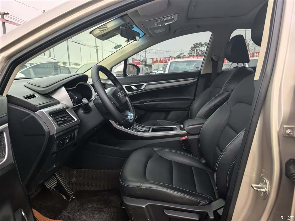Geely Emgrand, 2019 9