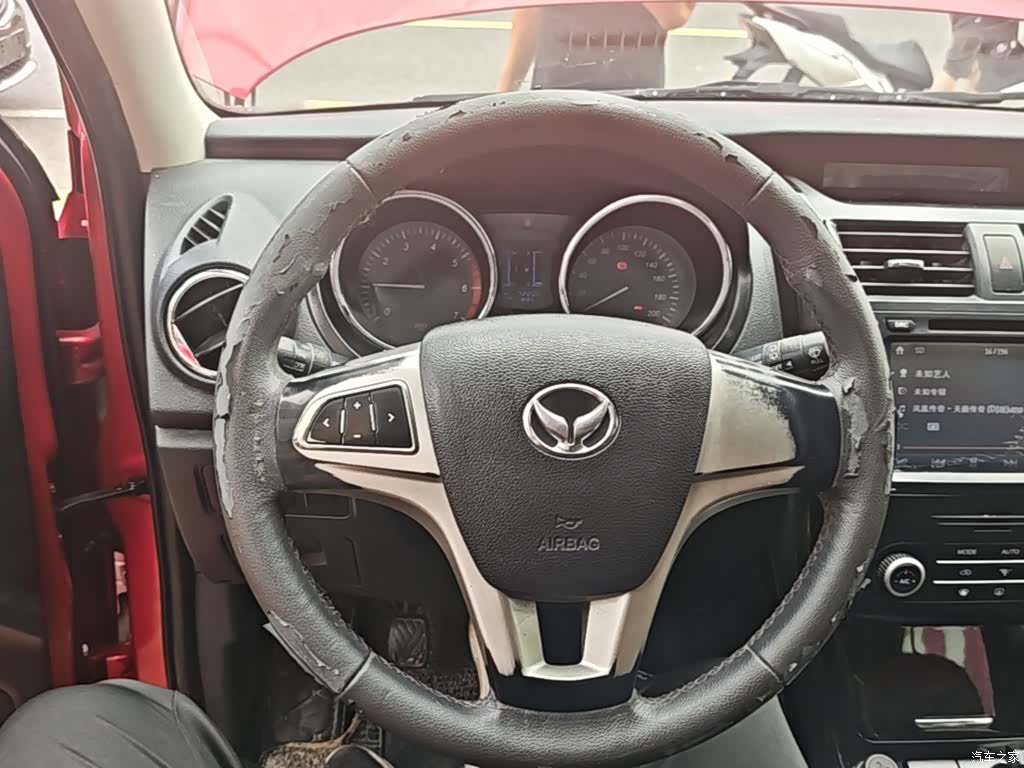 BAIC S3, 2015 11