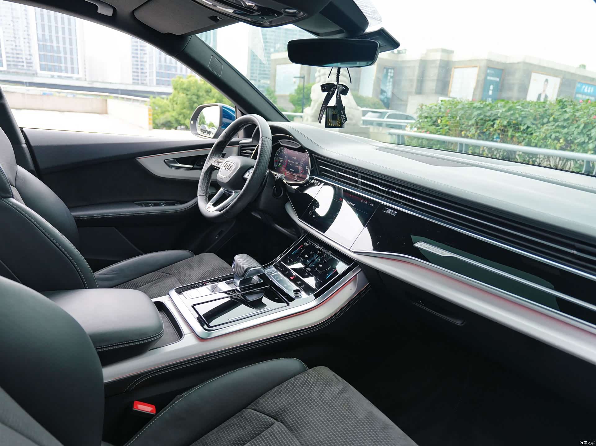 Audi Q8, 2020 9