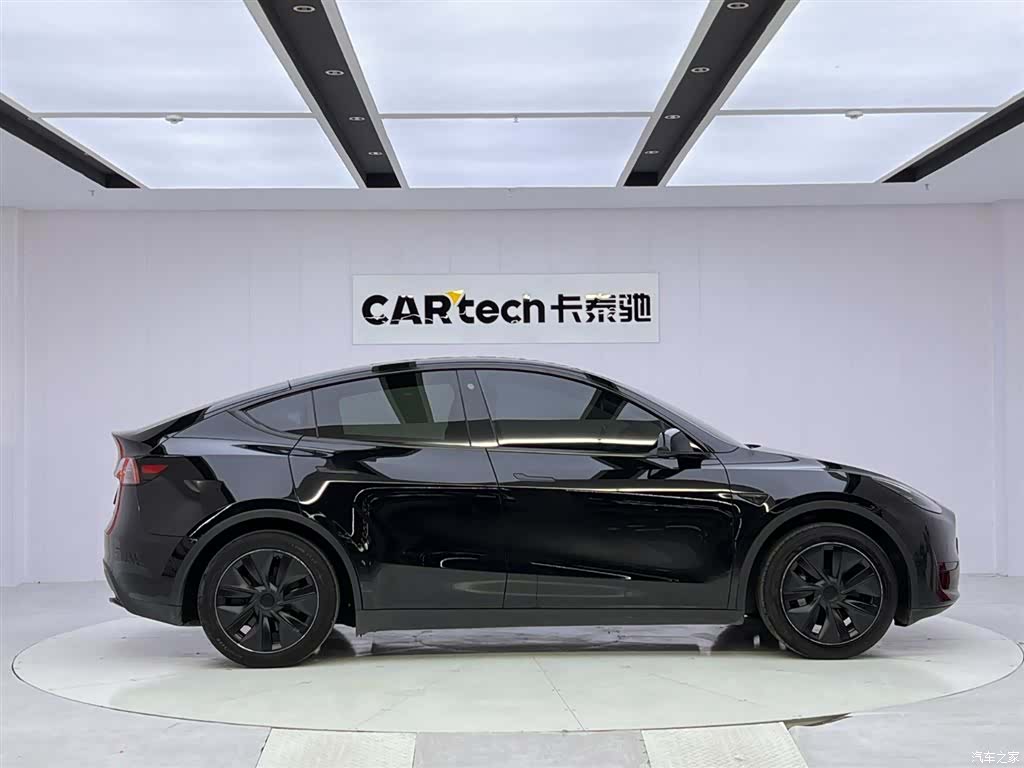 Tesla Model Y, 2023 6