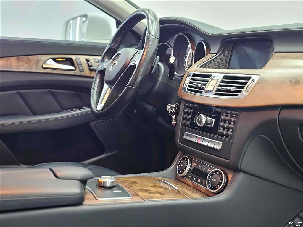 Mercedes-Benz CLS, 2015 22