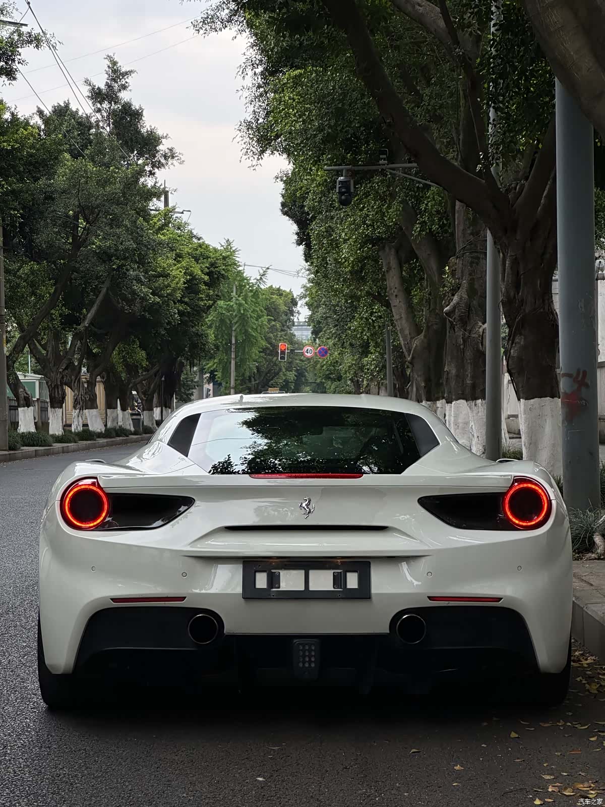 Ferrari 488, 2016 18