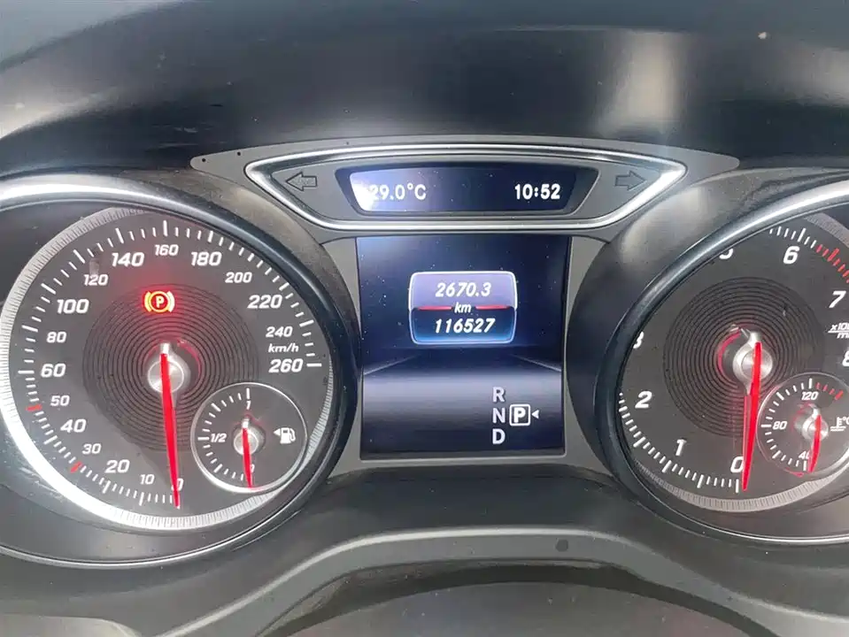 Mercedes-Benz GLA Mercedes-Benz GLA