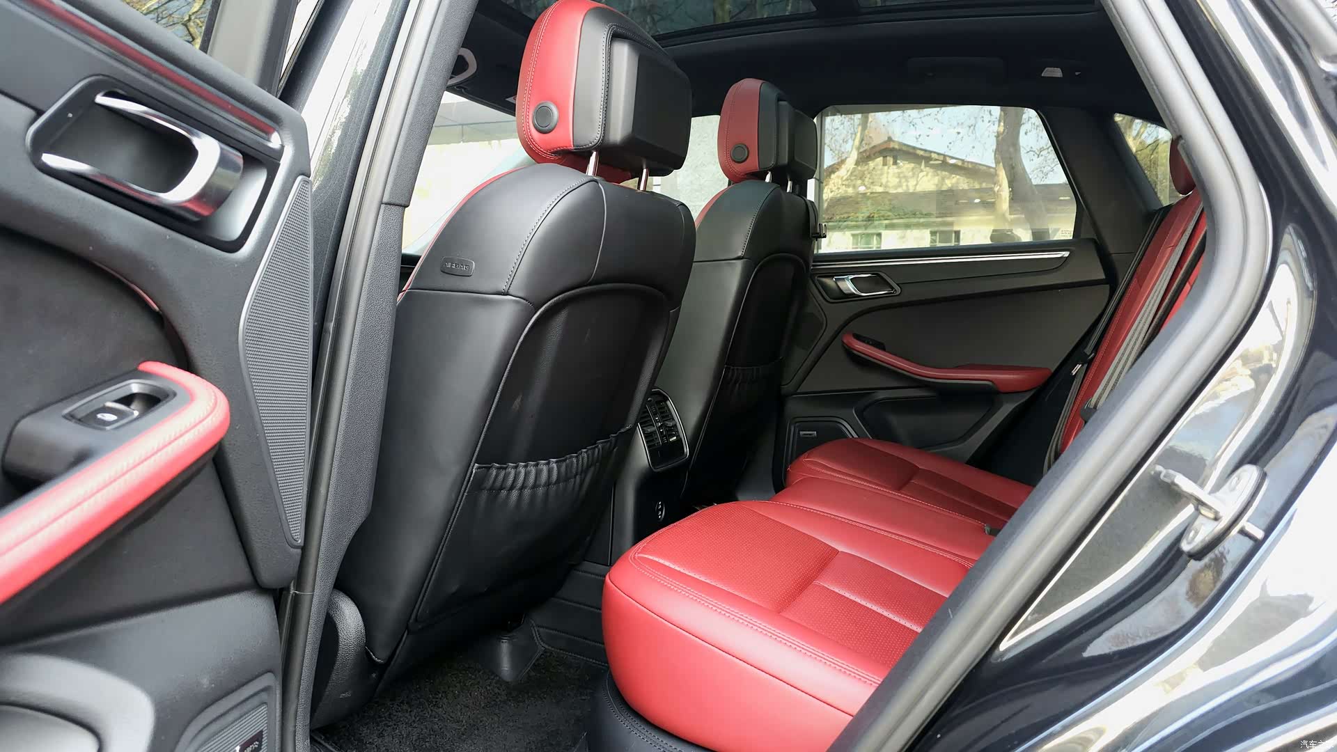 Porsche Macan, 2024 8