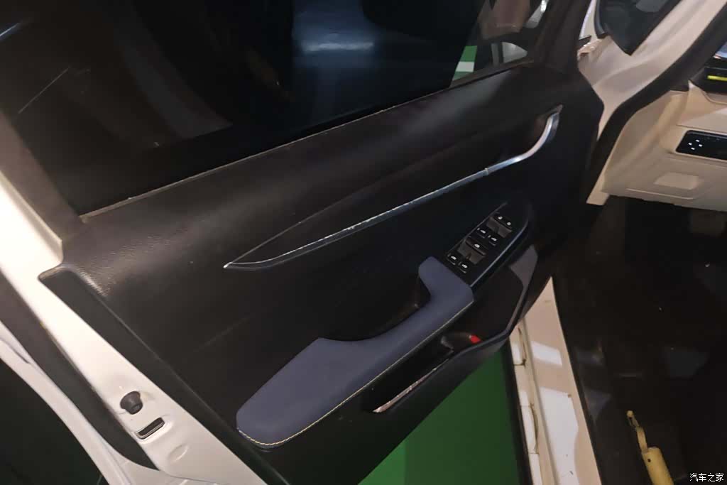 Geely EX3, 2022 7