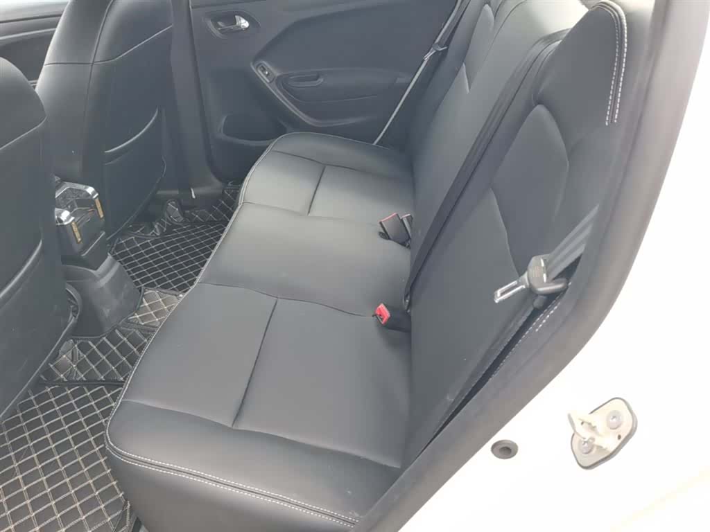 Peugeot 301, 2016 16