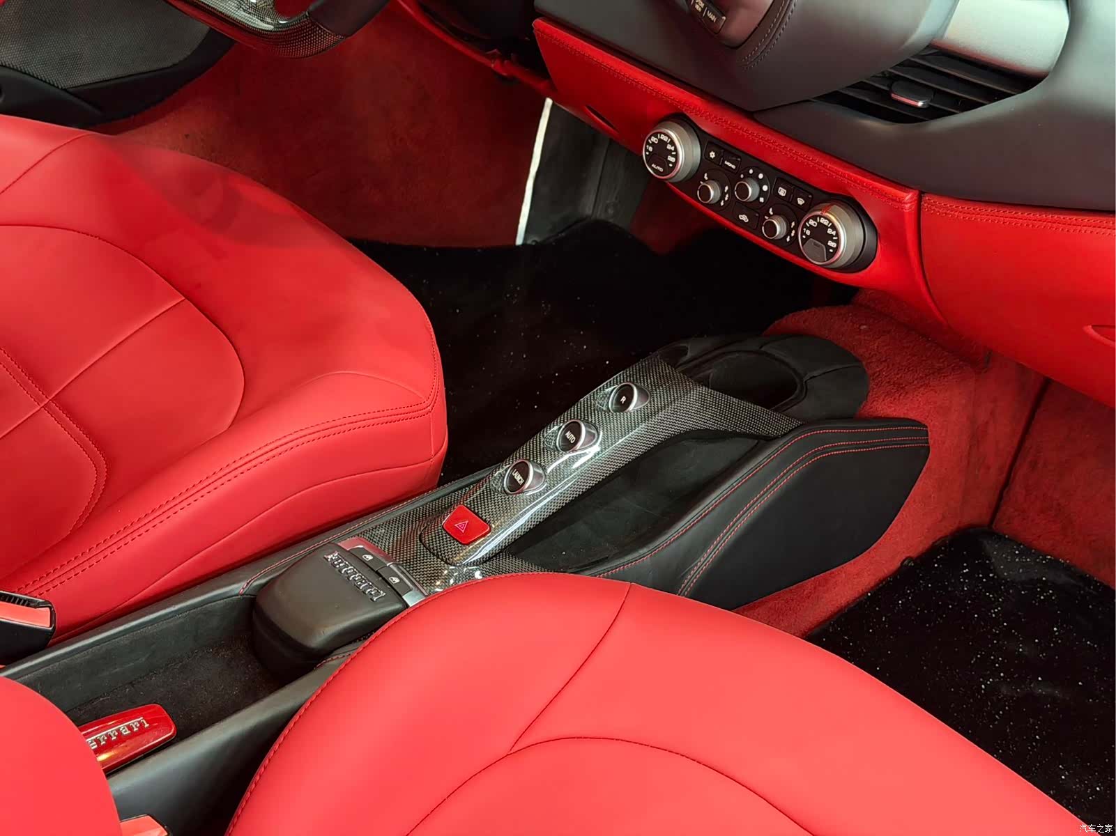 Ferrari 488, 2016 11