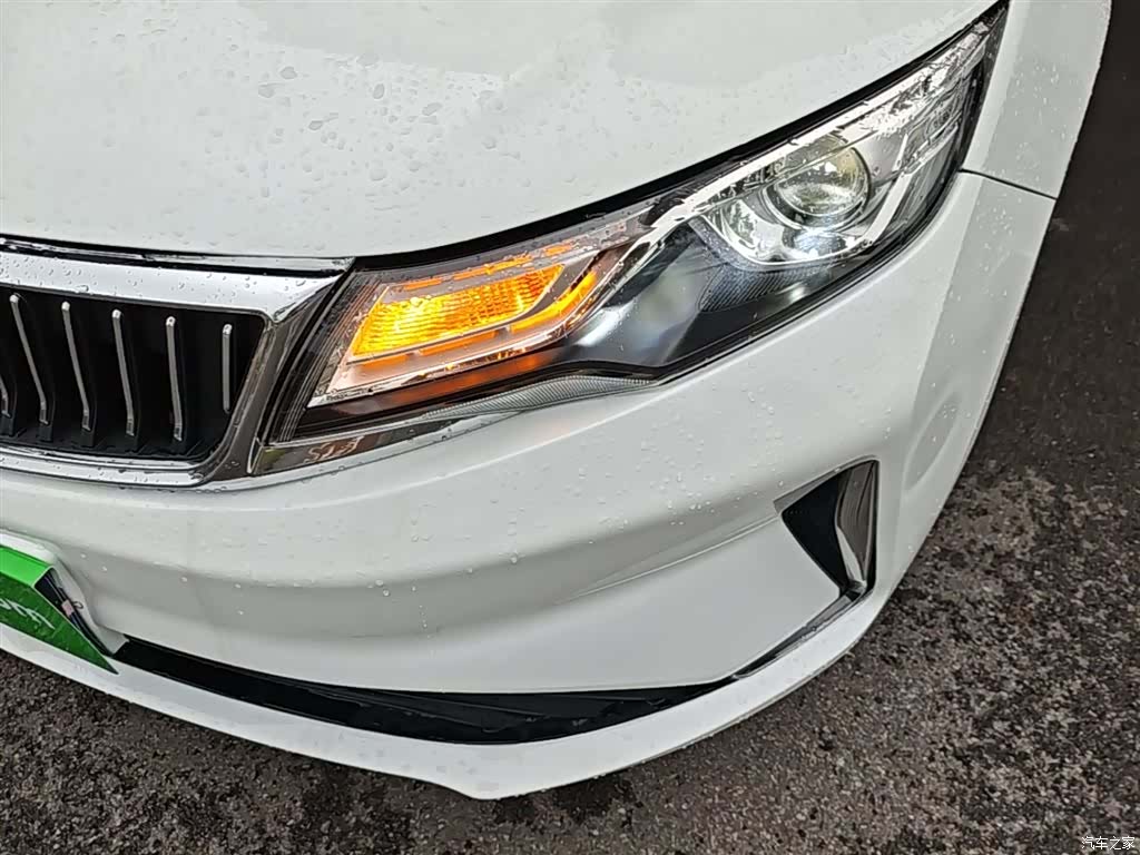 Geely Emgrand, 2021 24