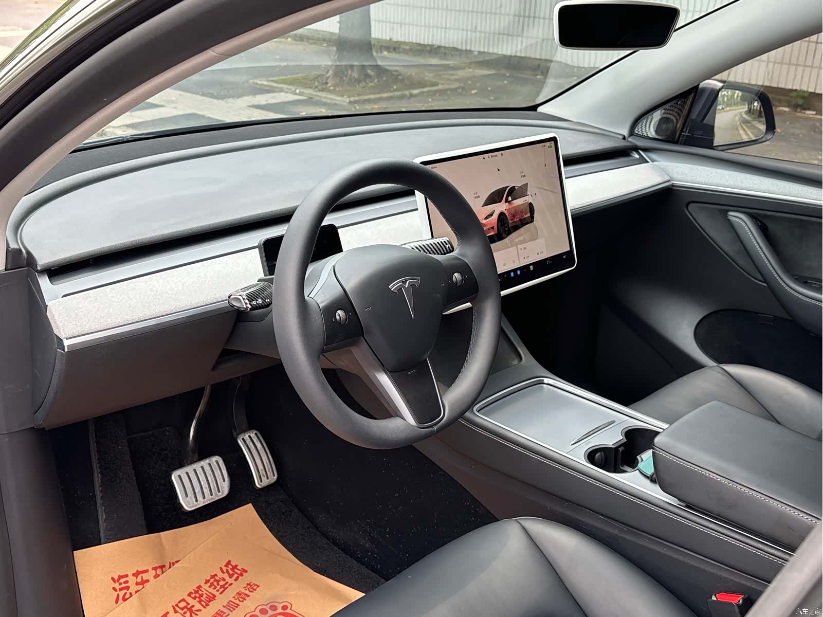 Tesla Model Y, 2024 8