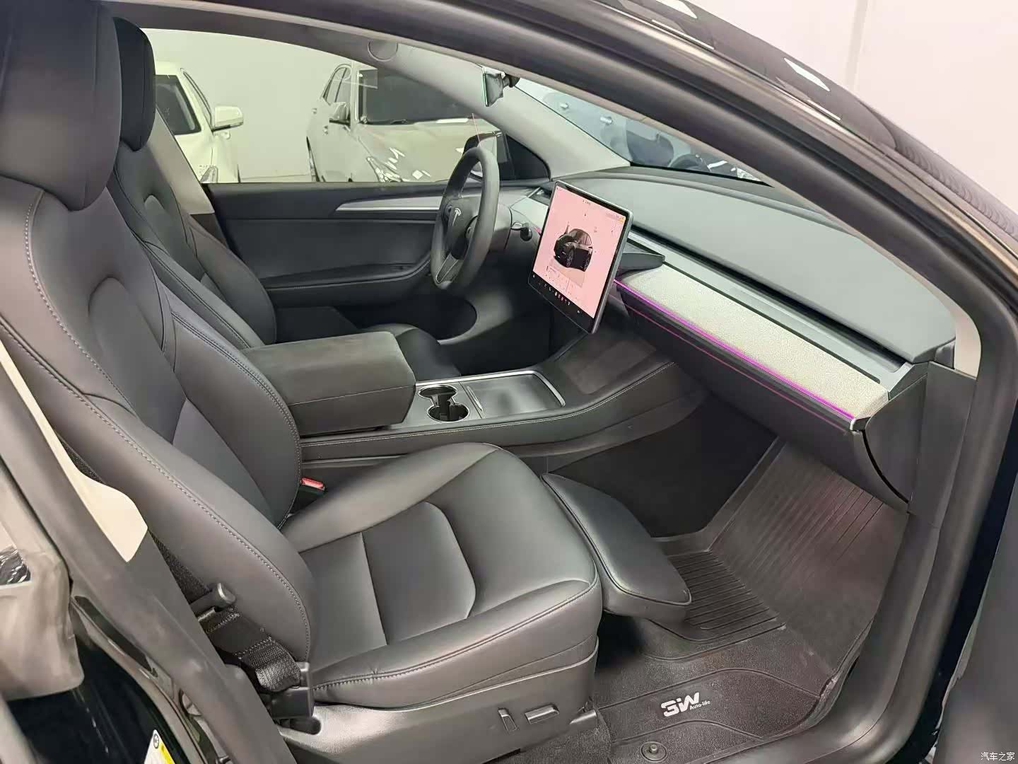 Tesla Model Y, 2024 9