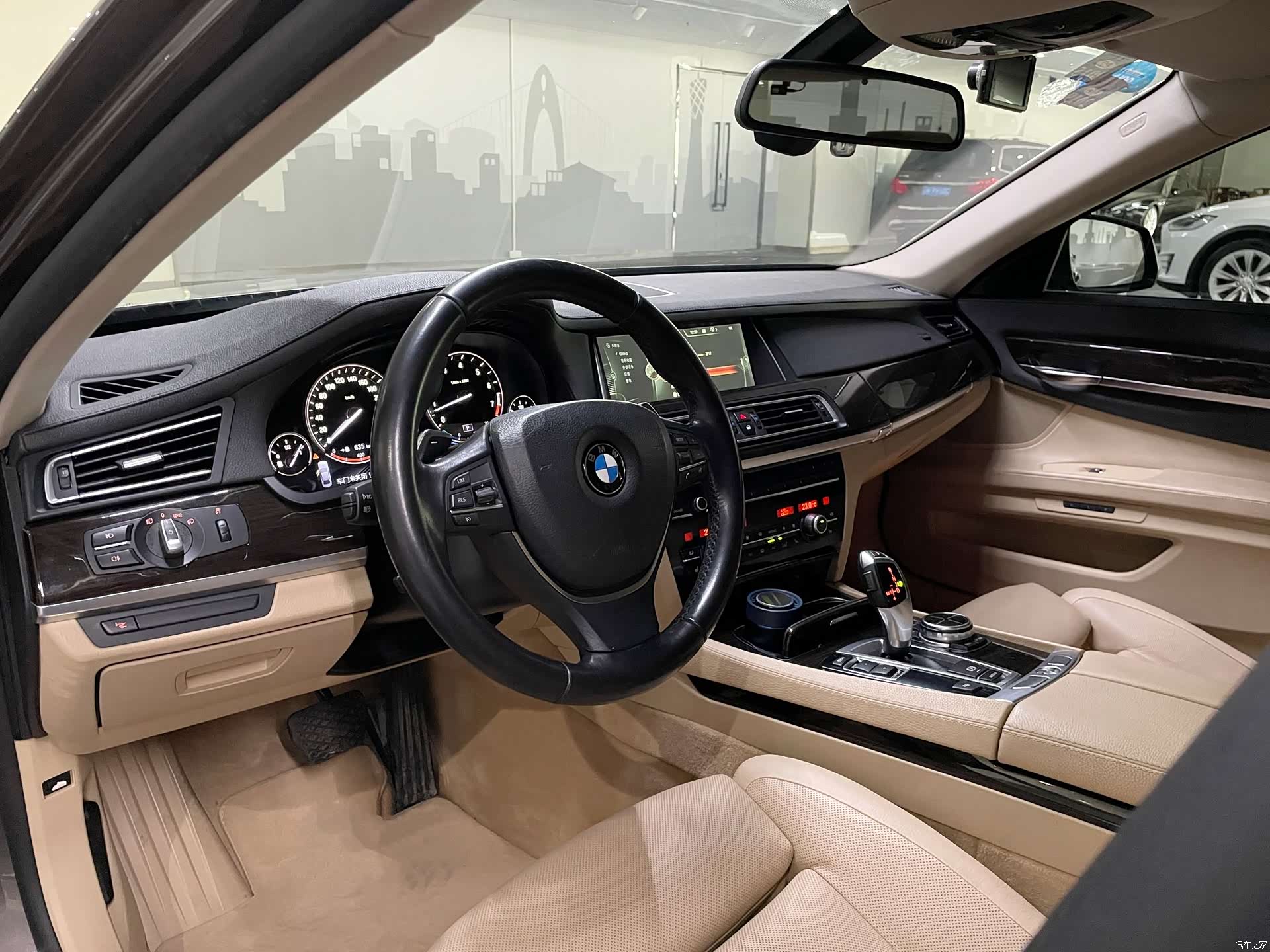 BMW 7 Series, 2013 10
