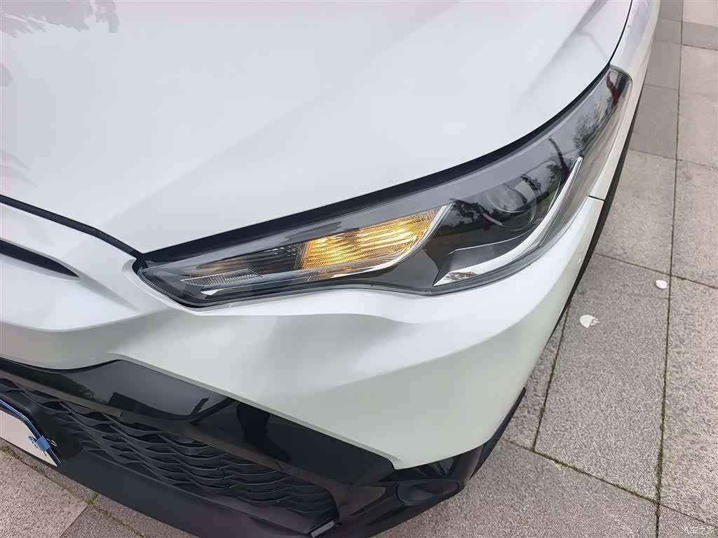 Toyota Frontlander, 2023 3