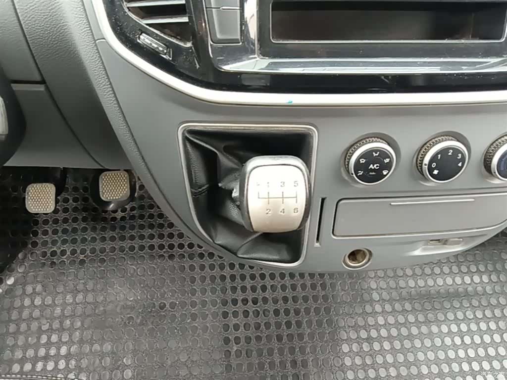 Maxus V80, 2023 14