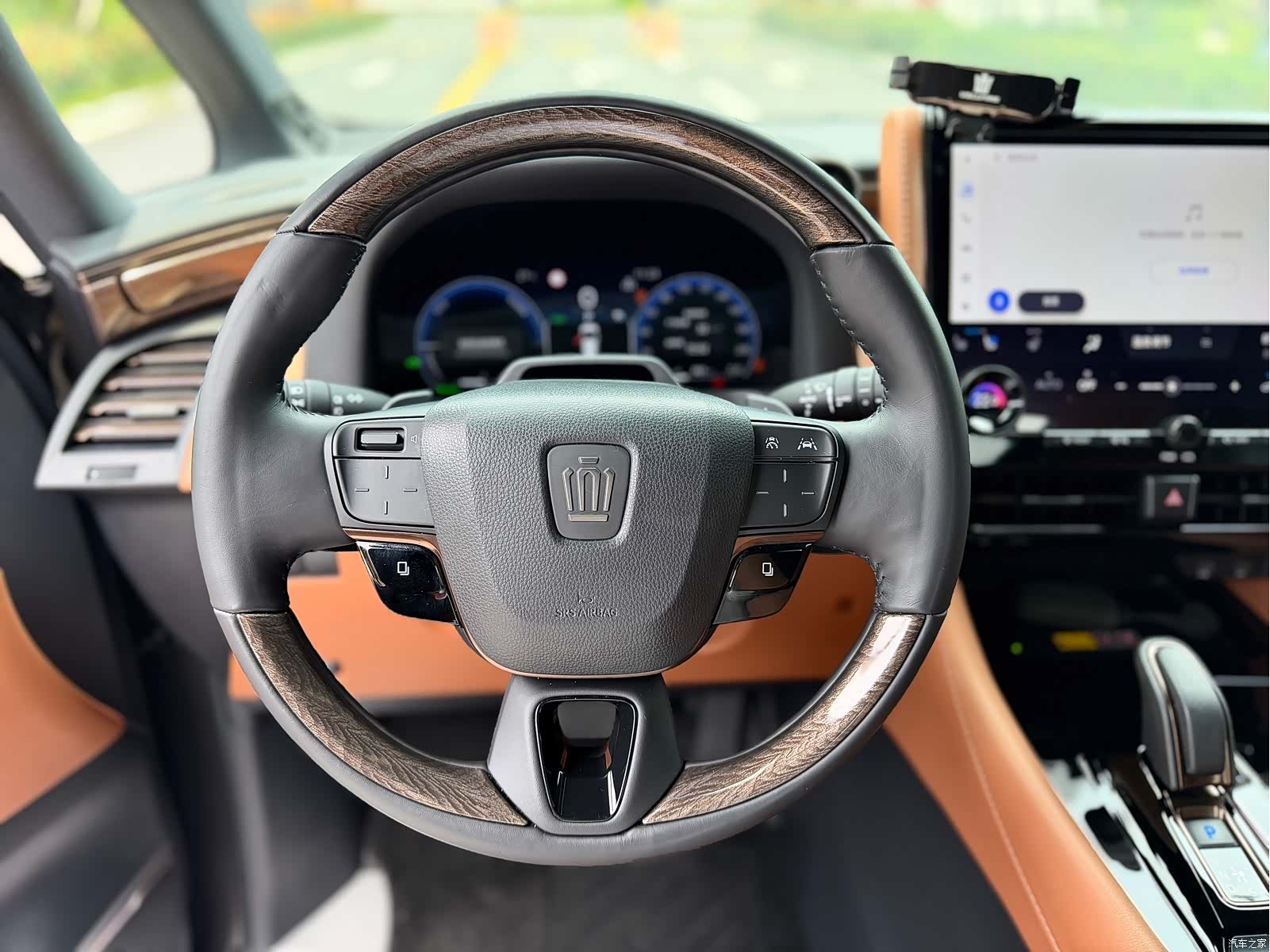 Toyota Vellfire, 2024 7