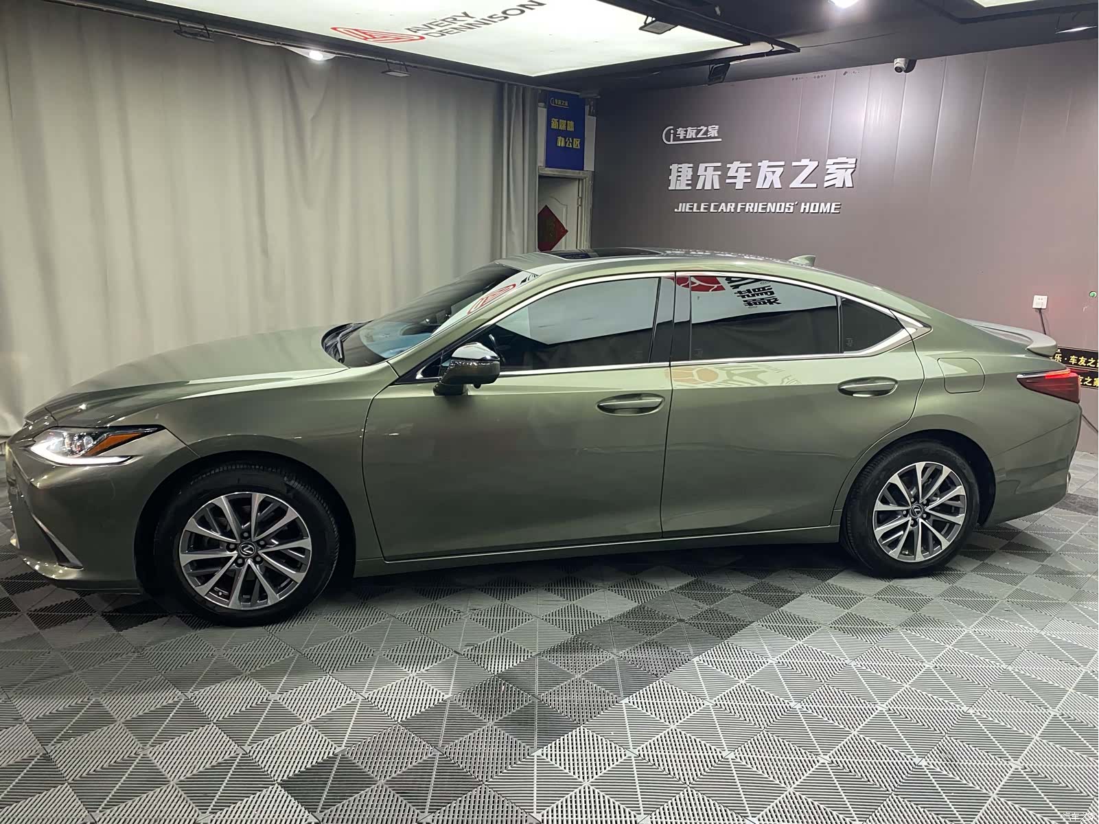 Lexus ES, 2022 4
