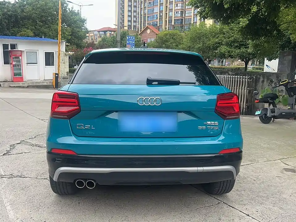 Audi Q2L