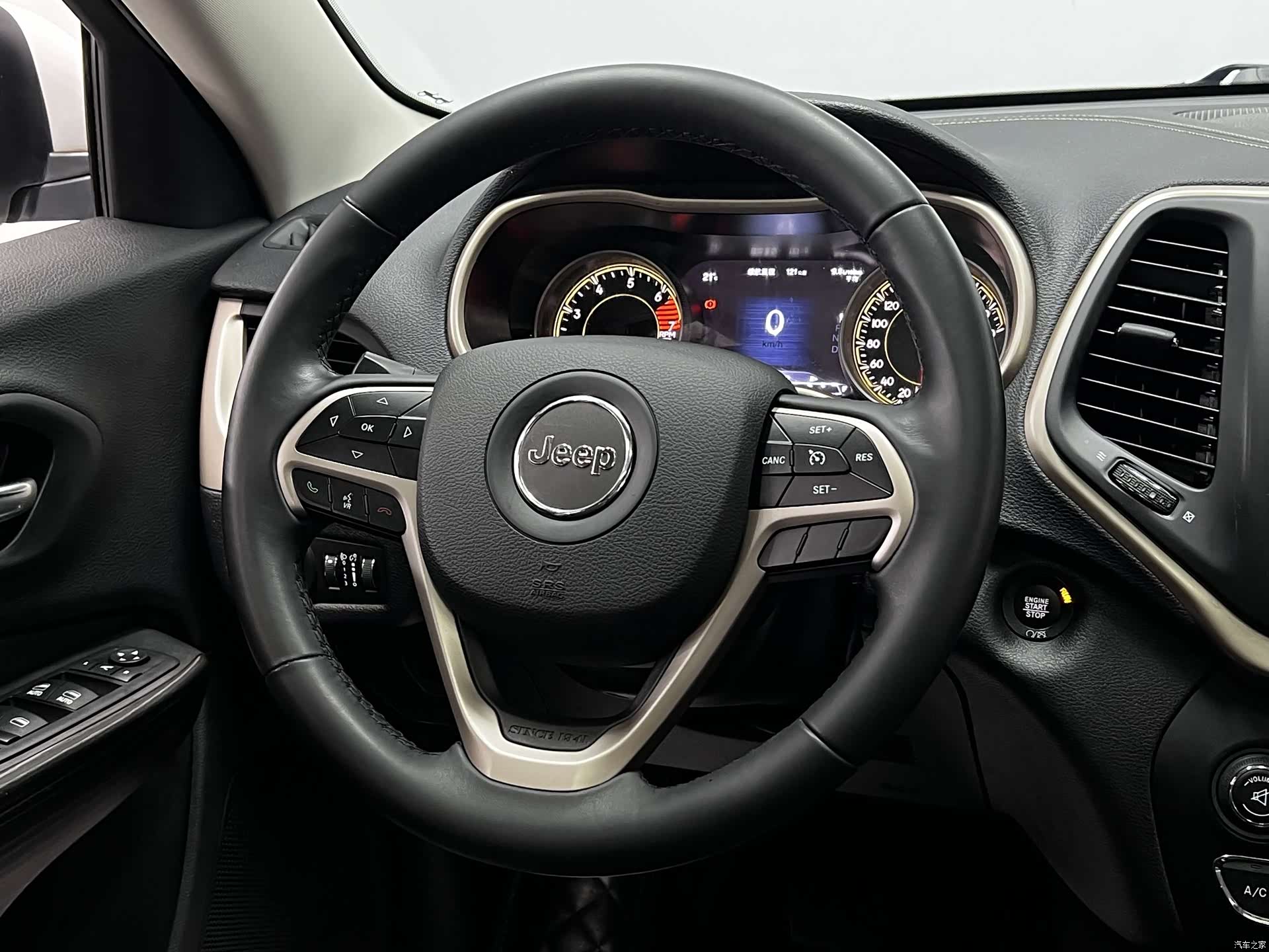 Jeep Cherokee, 2018 18