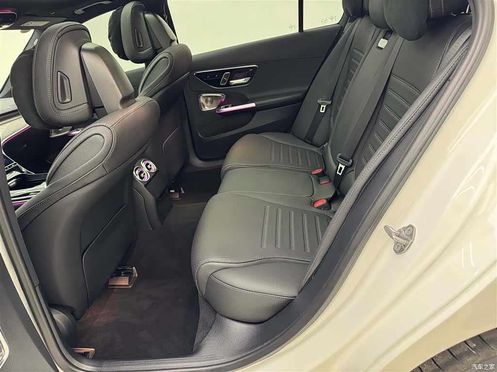 Mercedes-Benz C-Class, 2023 11