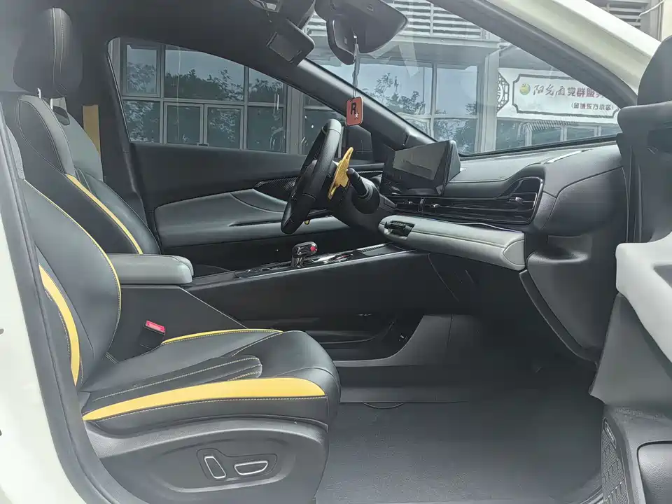 Trumpchi Shadow Leopard