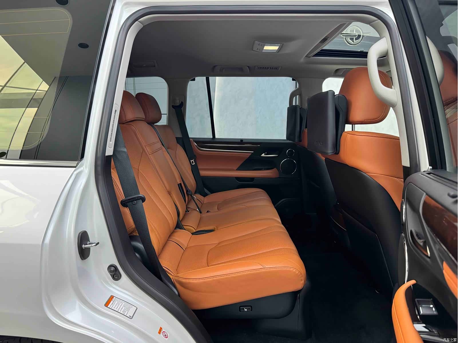 Lexus LX, 2017 11