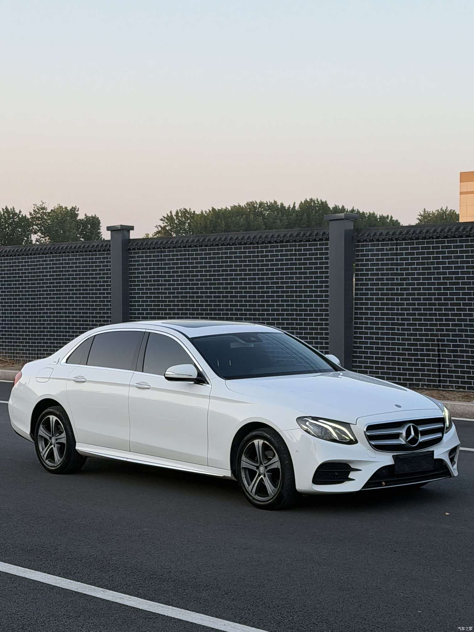 Mercedes-Benz E-Class, 2016 3