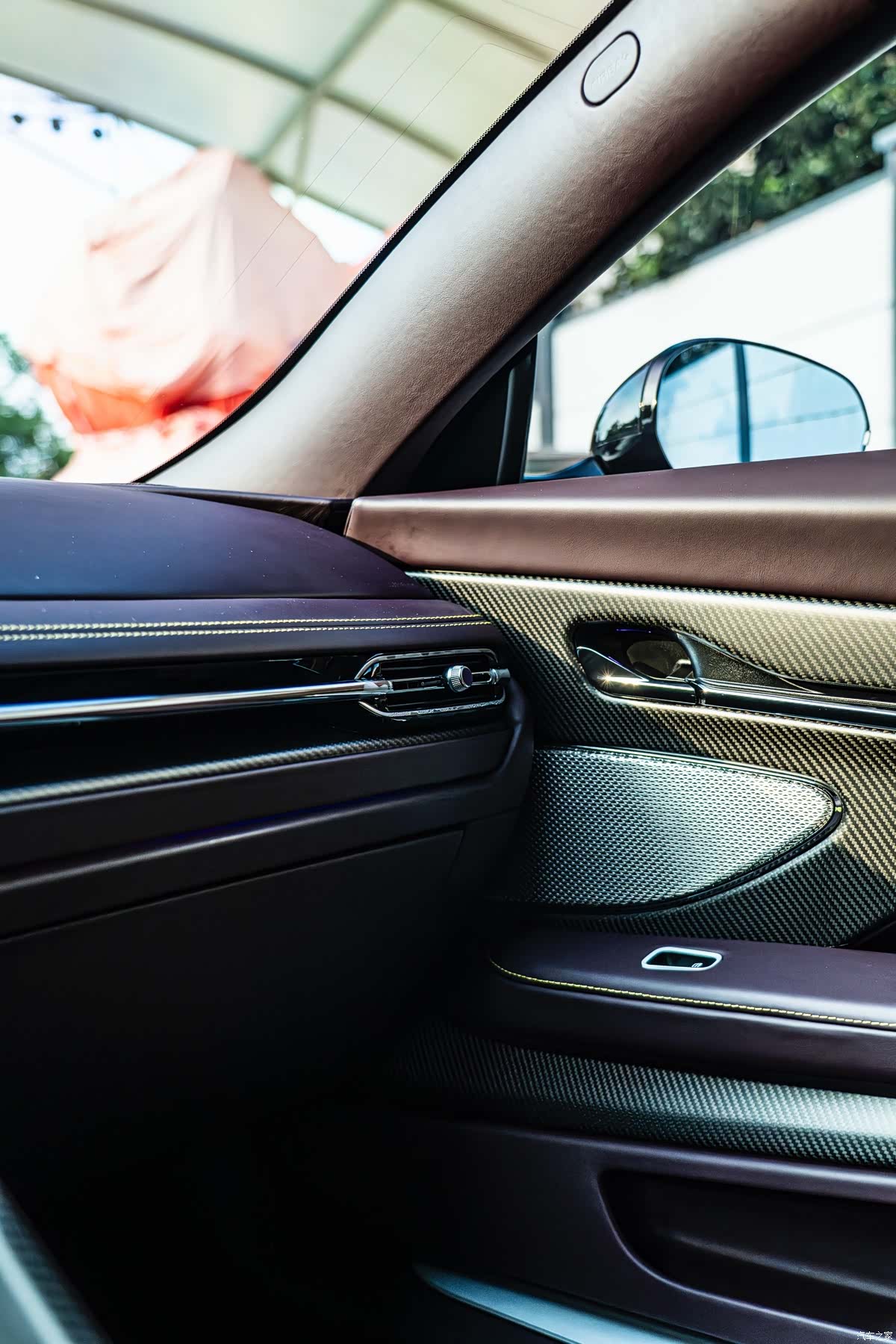 Aston Martin DB12, 2024 12