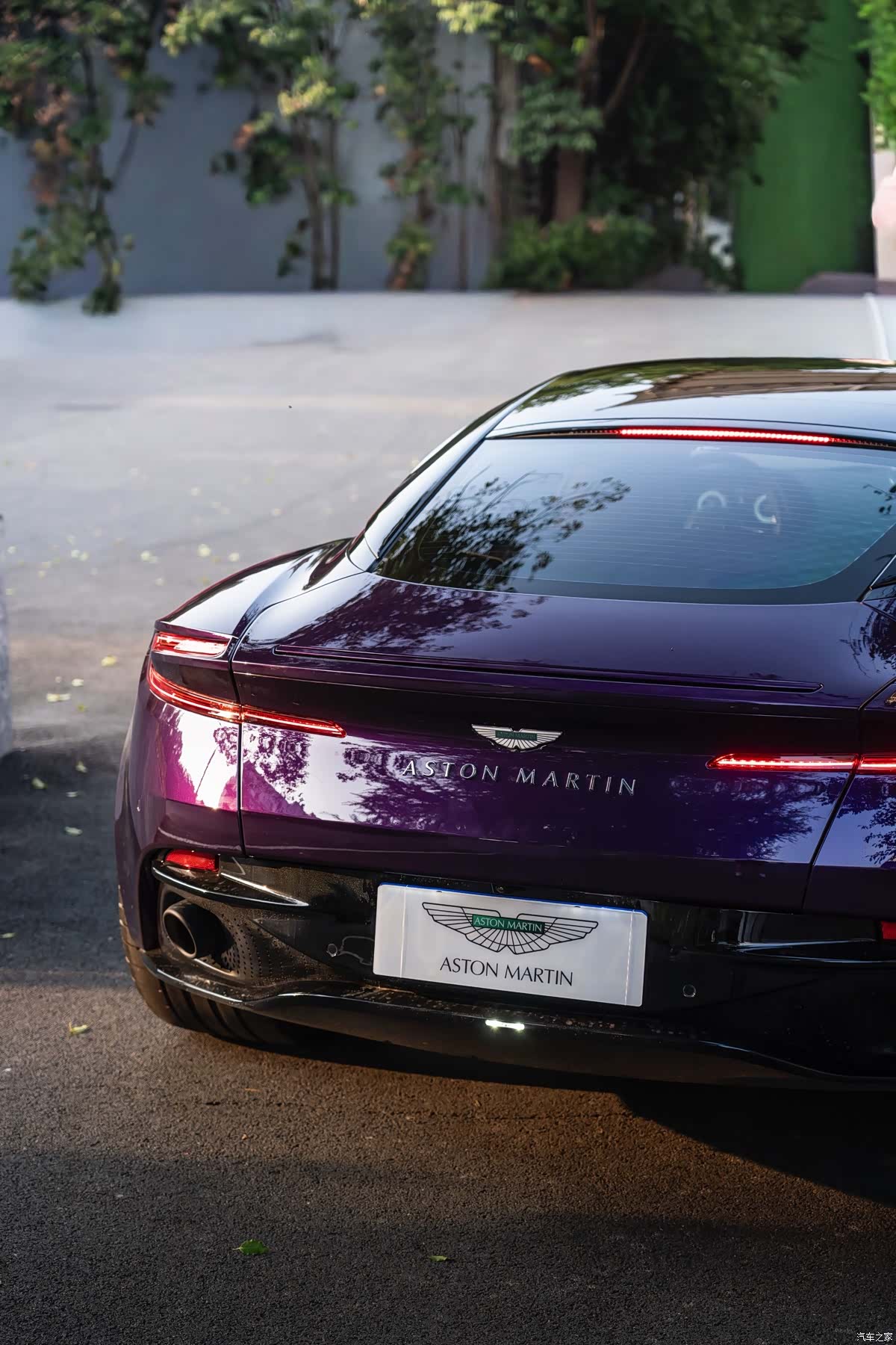 Aston Martin DB12, 2024 18