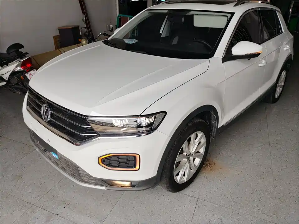Volkswagen T-ROC exploring Songs