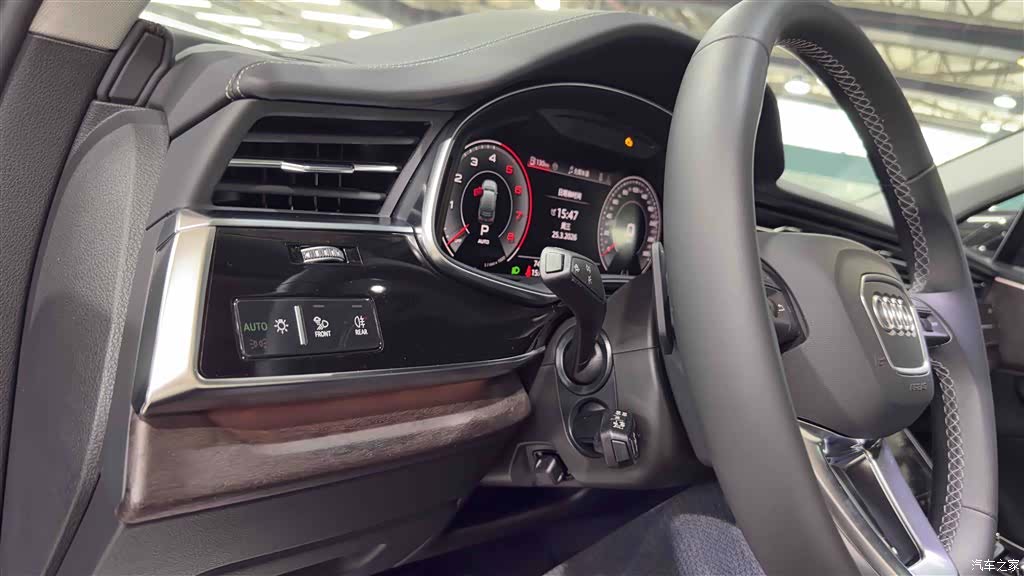 Audi Q7, 2024 все фото