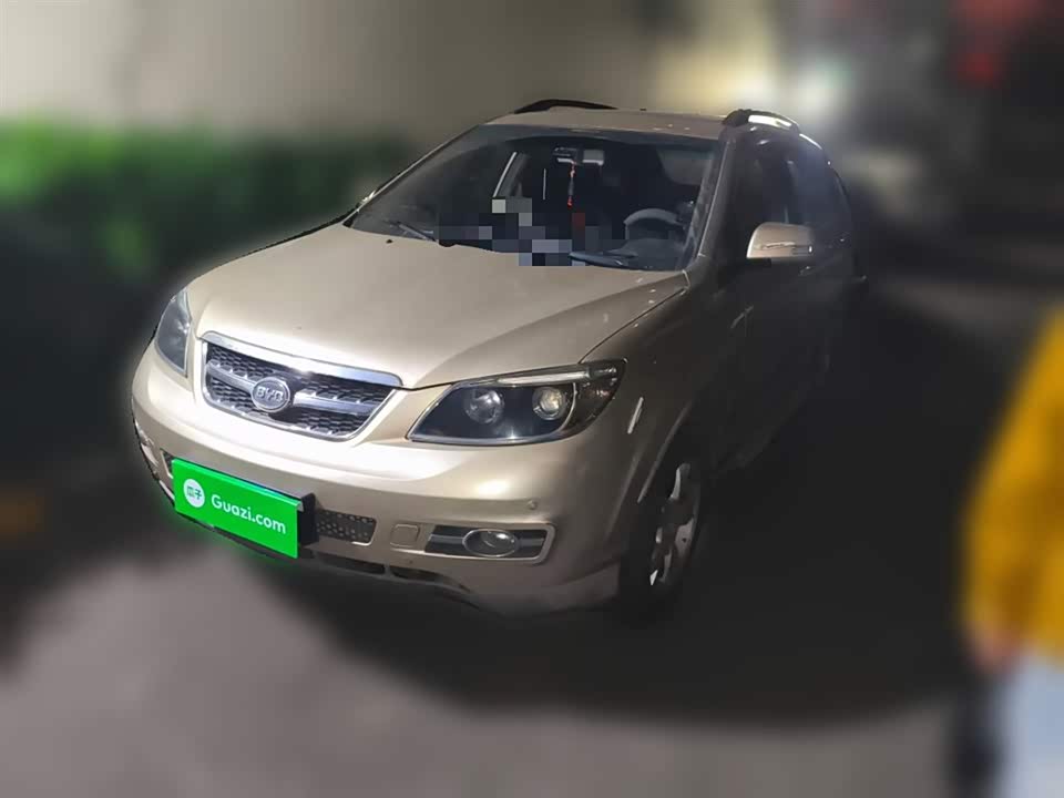 BYD S6