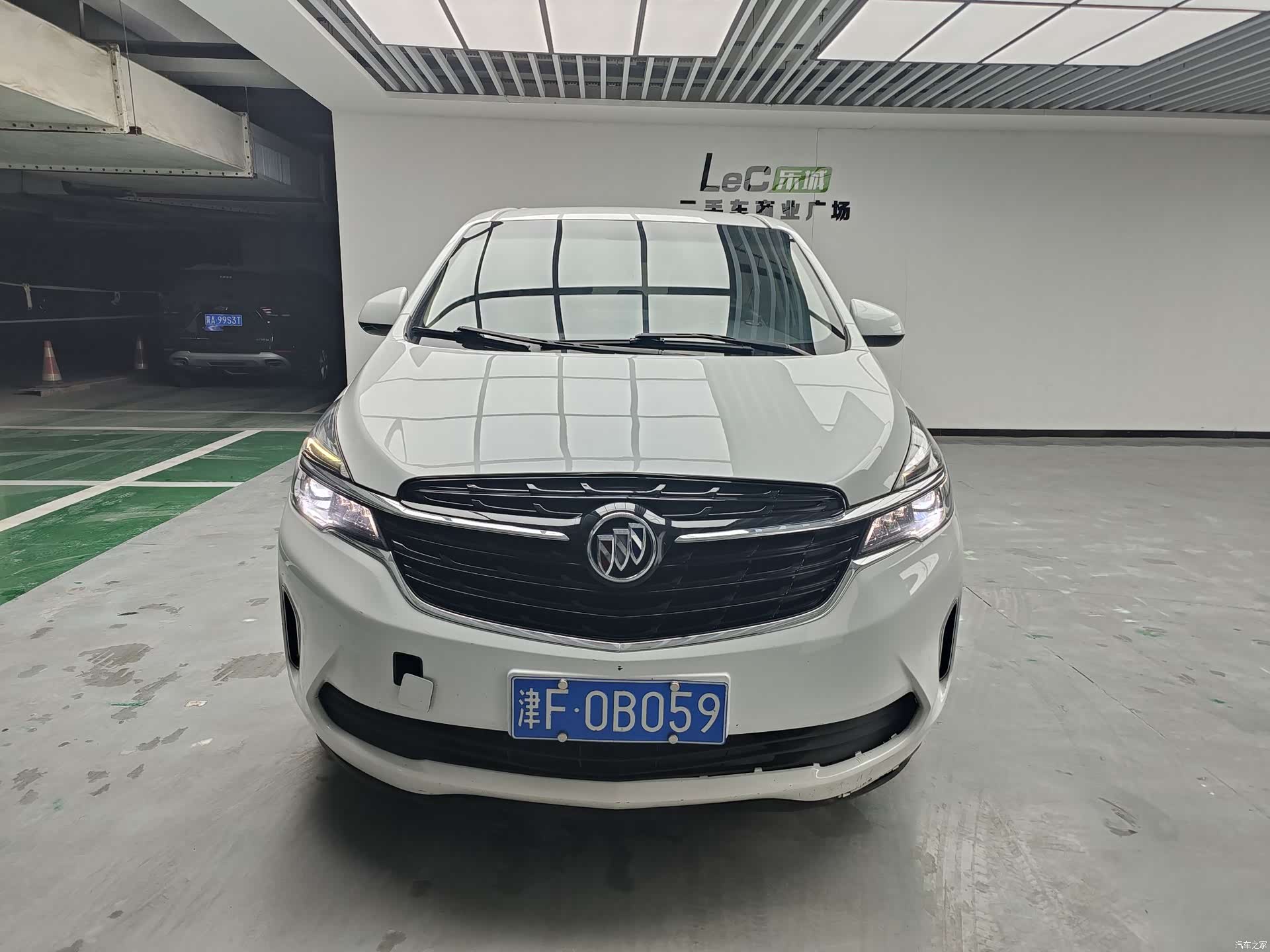 Buick GL8, 2022 4