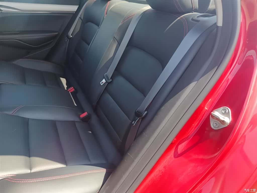 Geely Binray, 2021 17