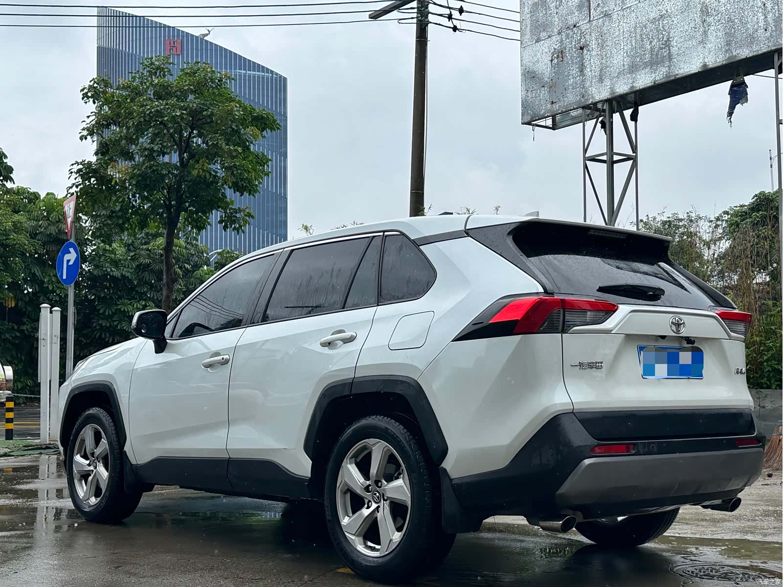 Toyota RAV4, 2021 7