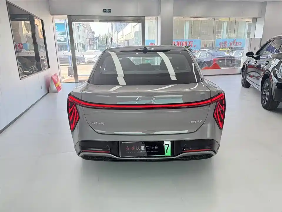 Hongqi EH7
