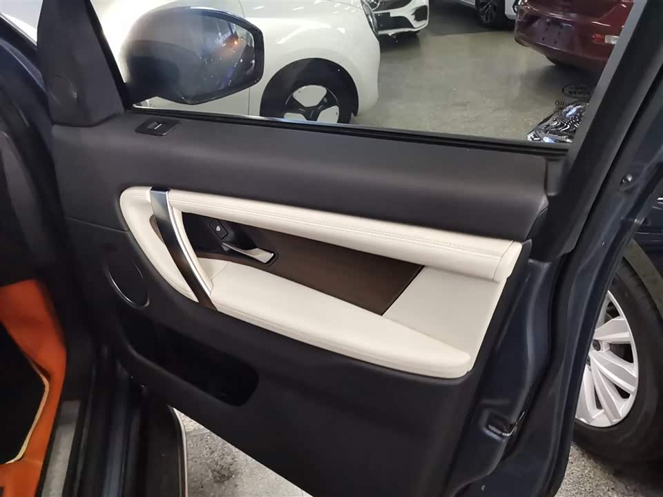 Land Rover Discover sports