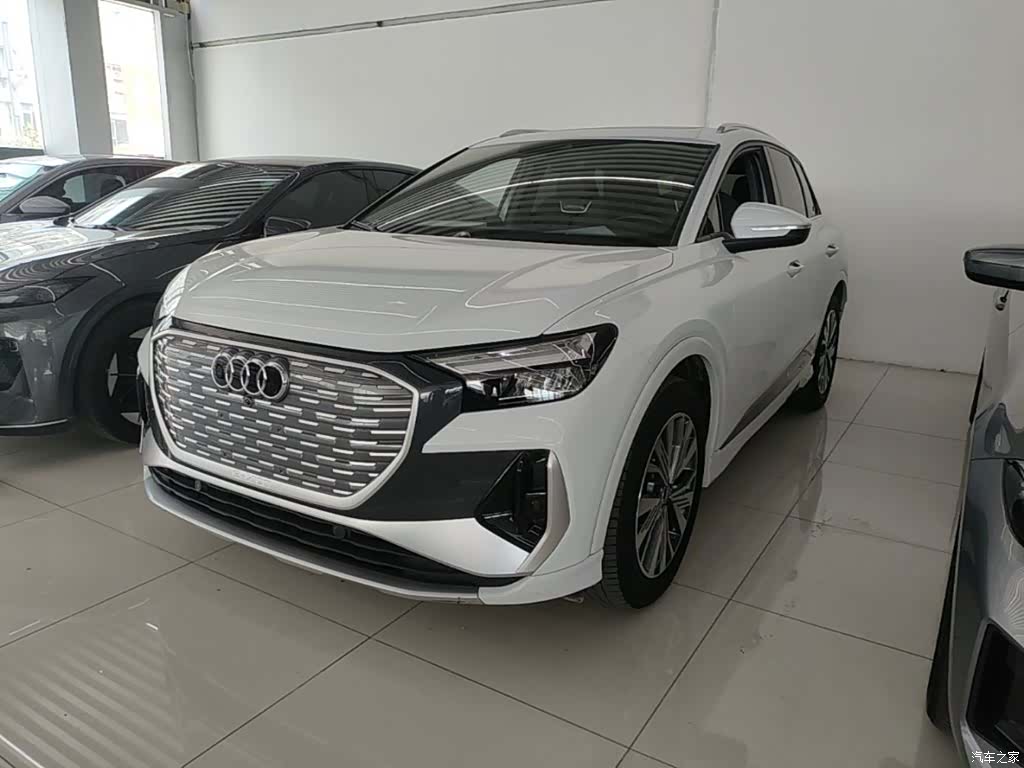 Audi Q4 e-tron, 2023 2