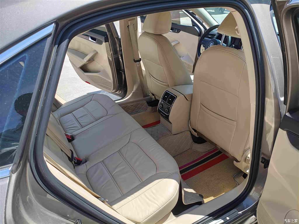 Volkswagen Passat, 2012 8