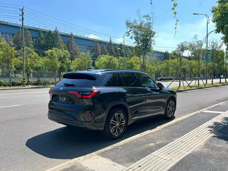 NIO ES6