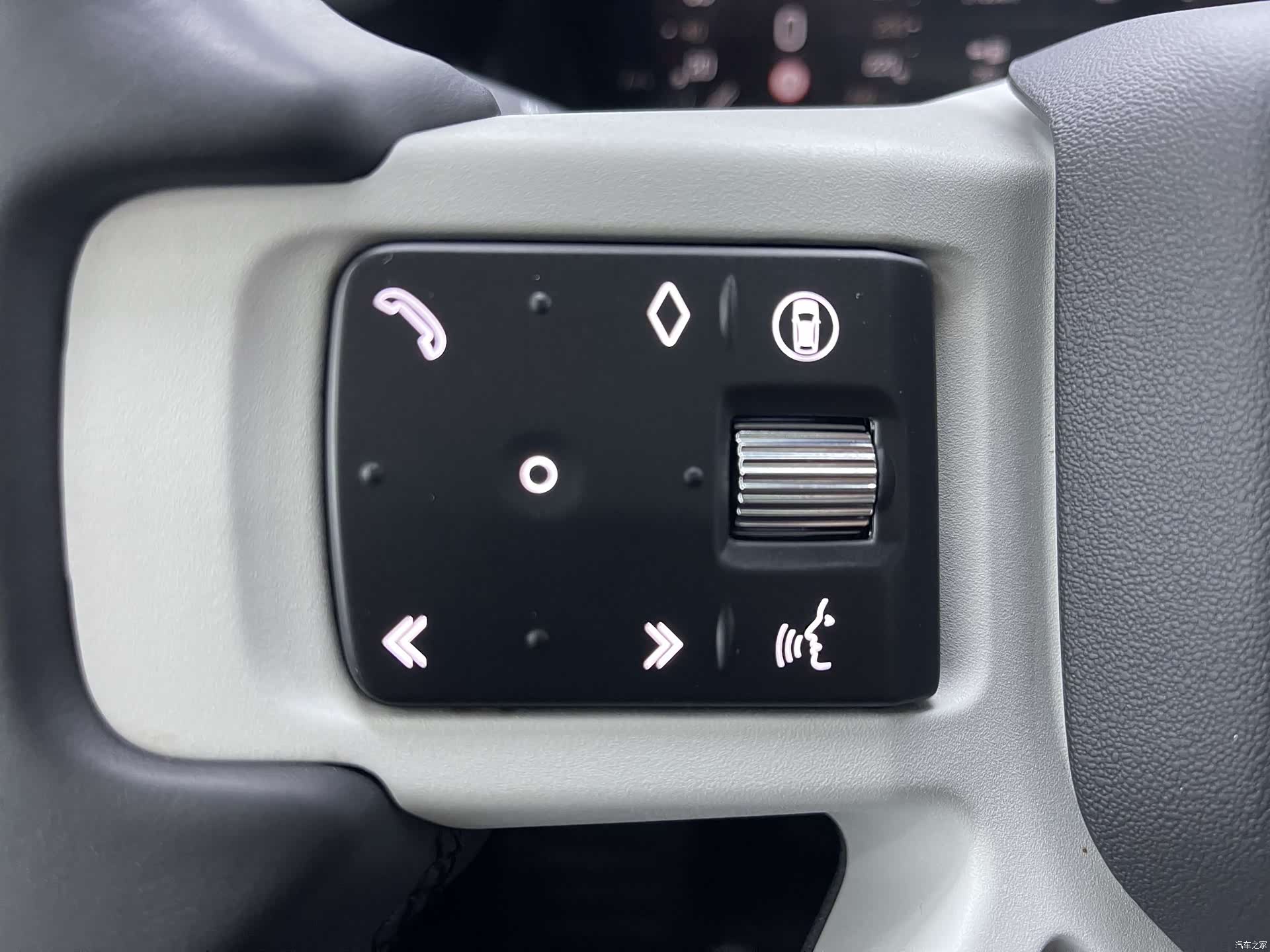 Land Rover Defender, 2024 6