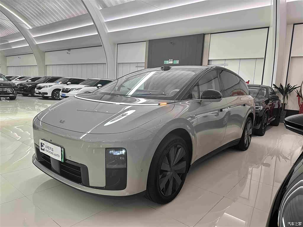 Li Auto i8, 2025 1
