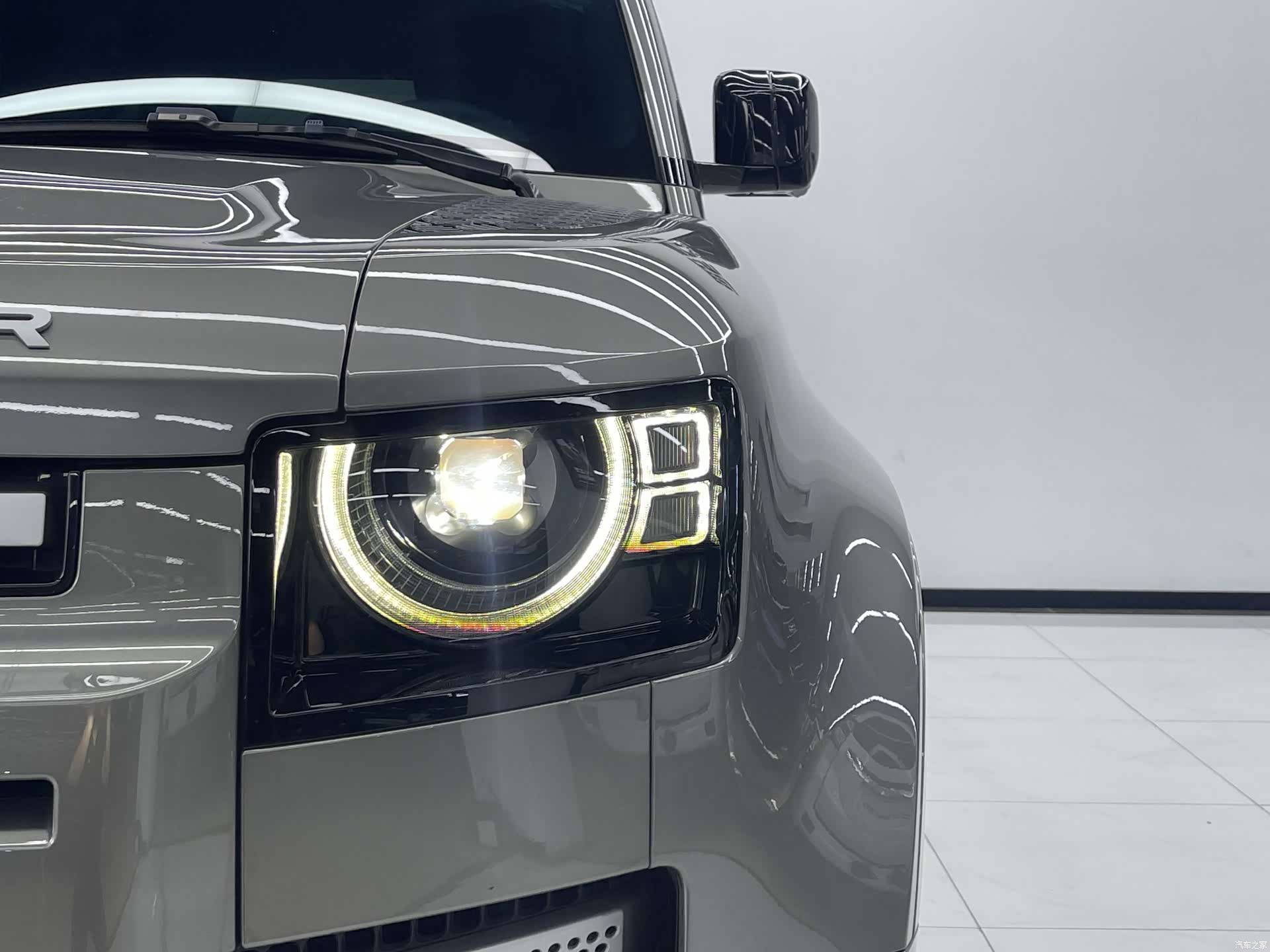 Land Rover Defender, 2024 27