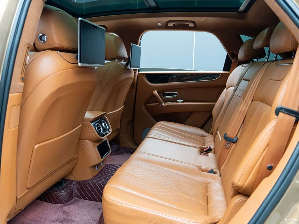 Bentley Bentayga, 2019 12