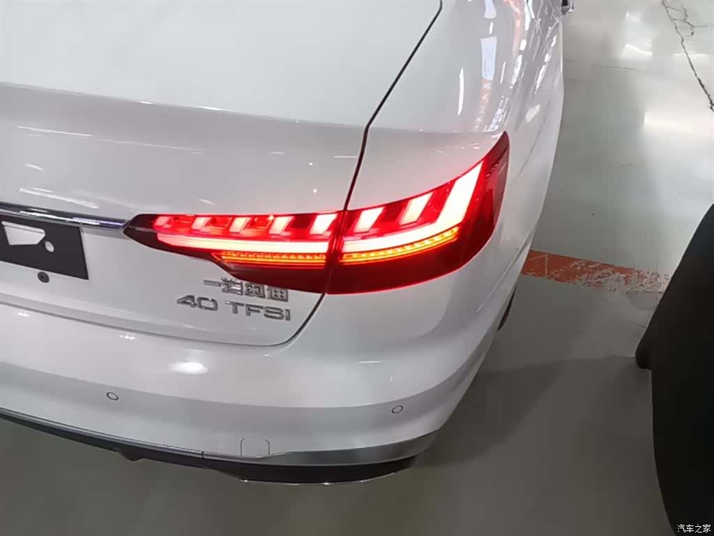 Audi A4L, 2021 8