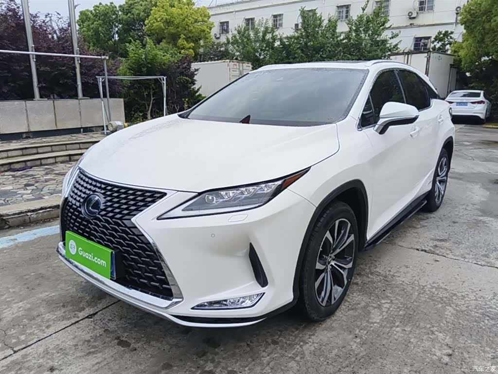 Lexus RX, 2021 1