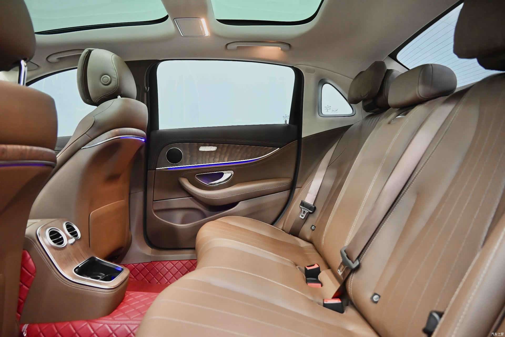 Mercedes-Benz E-Class, 2022 33