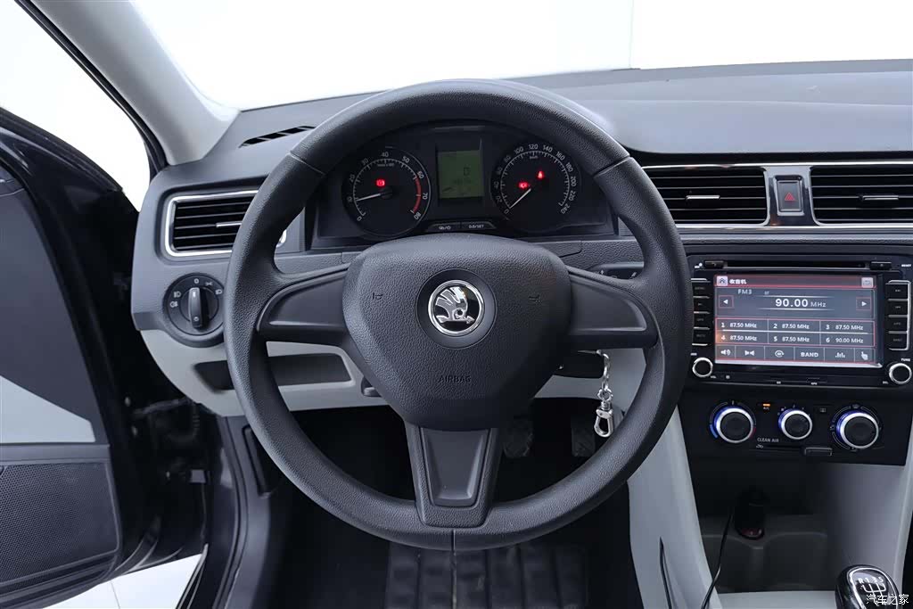 Skoda Rapid, 2016 15