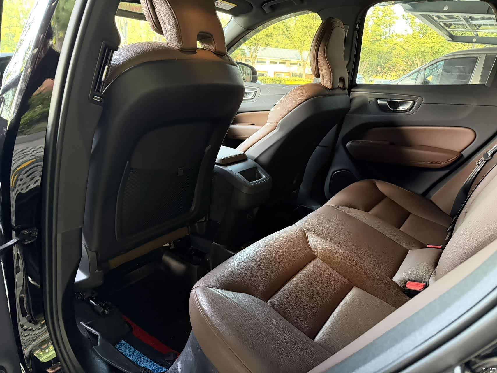 Volvo XC60, 2025 8