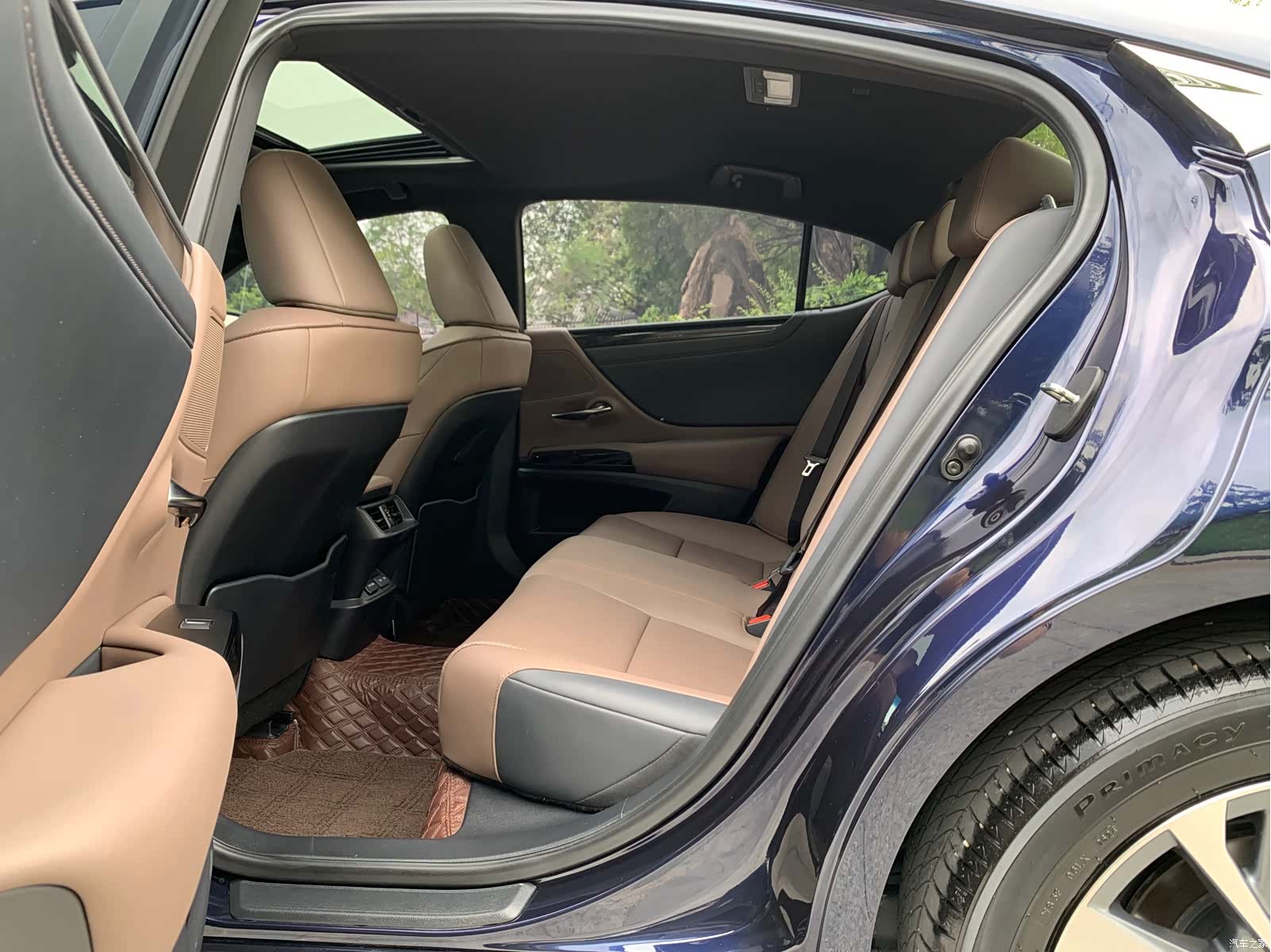 Lexus ES, 2024 все фото