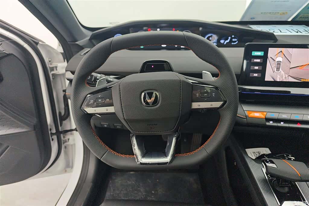 Changan UNI-V, 2026 15