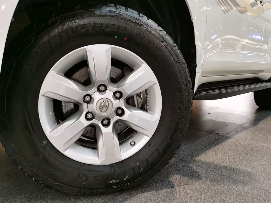 Toyota Prado 2015, фото 14